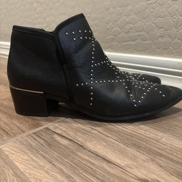 Black boot - Picture 2 of 3